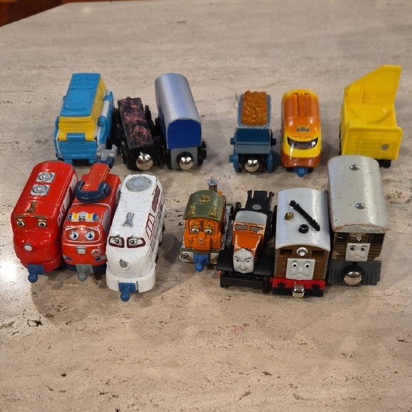 Thomas & Friends Vibrant Train Set with Red, Blue, and Orange - Picture 1 of 1